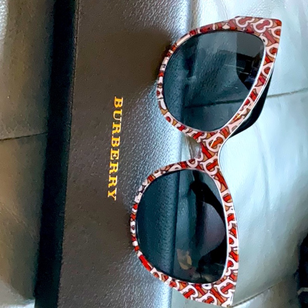 Burberry sunglasses, like new